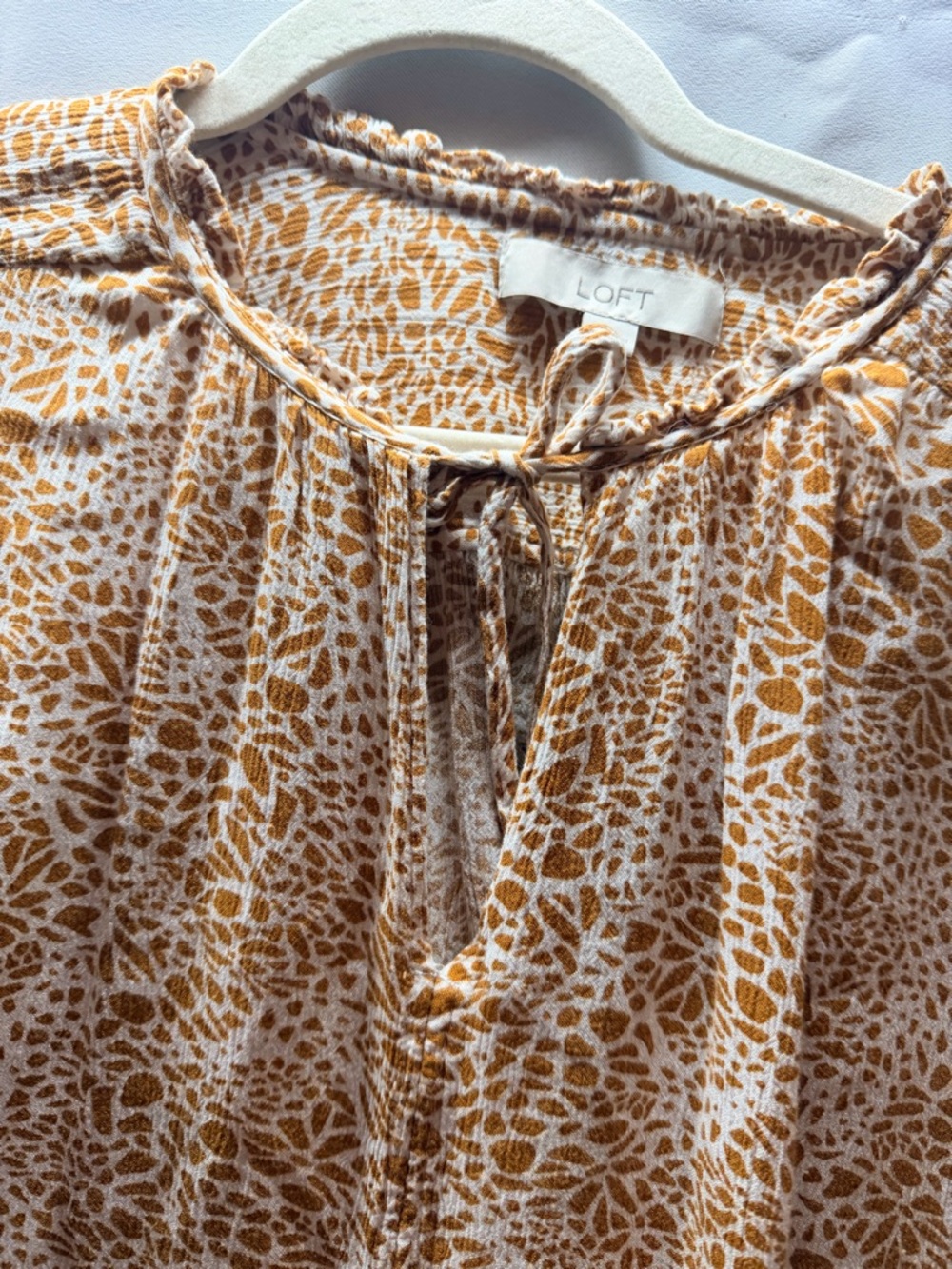 LOFT Printed Blouse L | Boho Neutral Top Tie Neck Lightweight - Picture 4 of 6